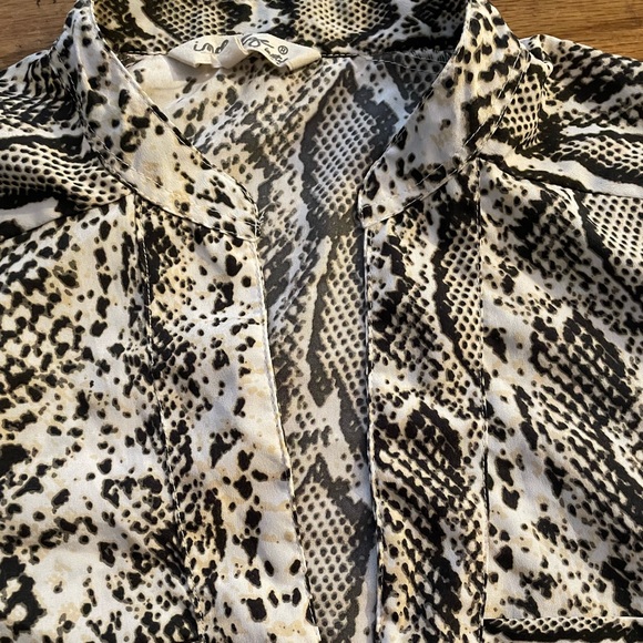 Women’s Snake SkinTop - Picture 5 of 5